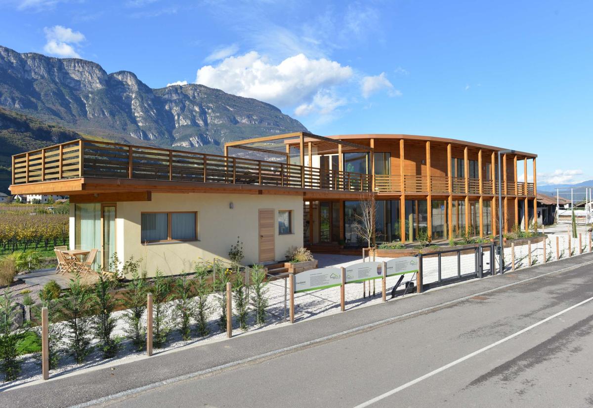 CASA SALUTE FIRMENSITZ SÜDTIROL Außenansicht